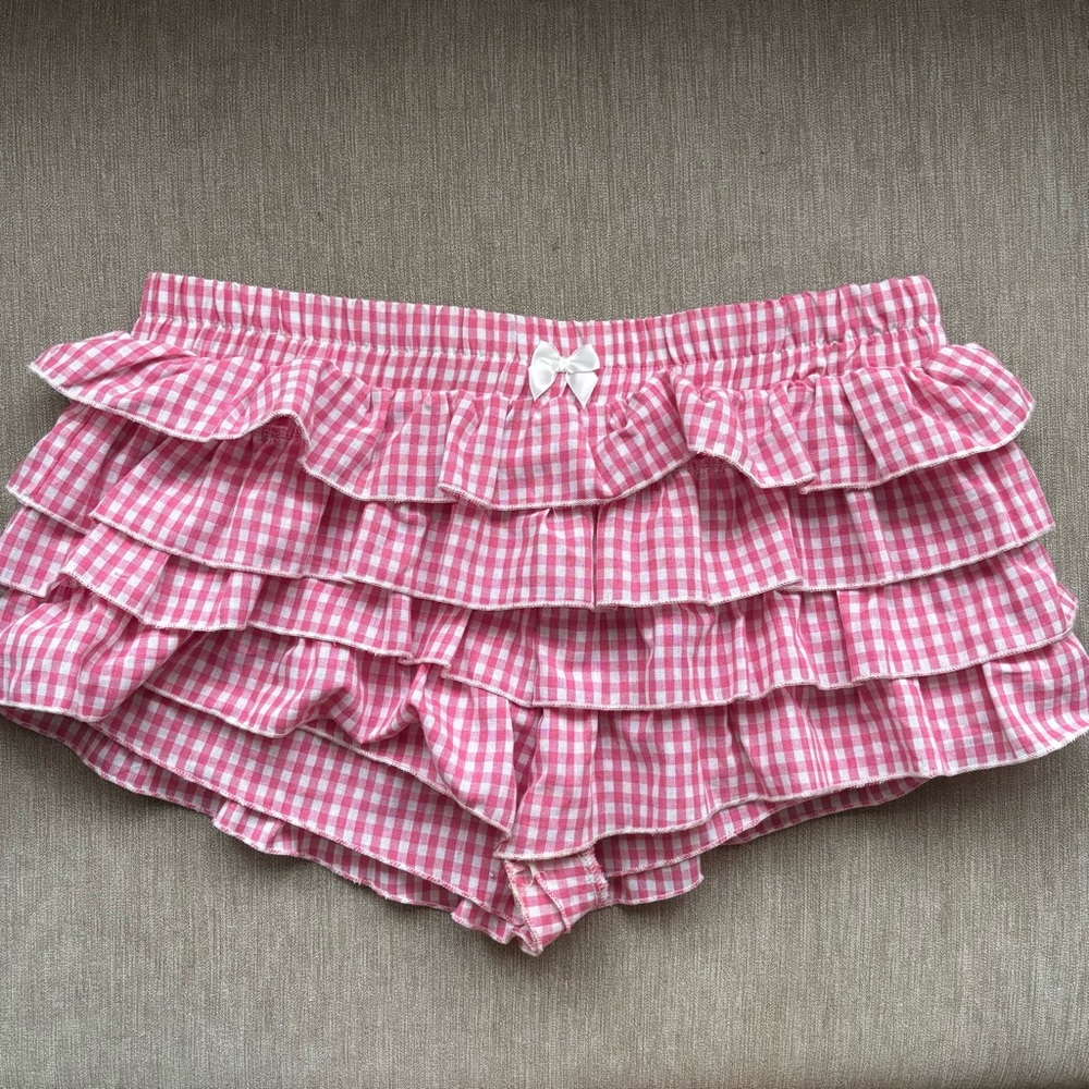 pink and white gingham checkered white bow ruffle skort shorts🎀